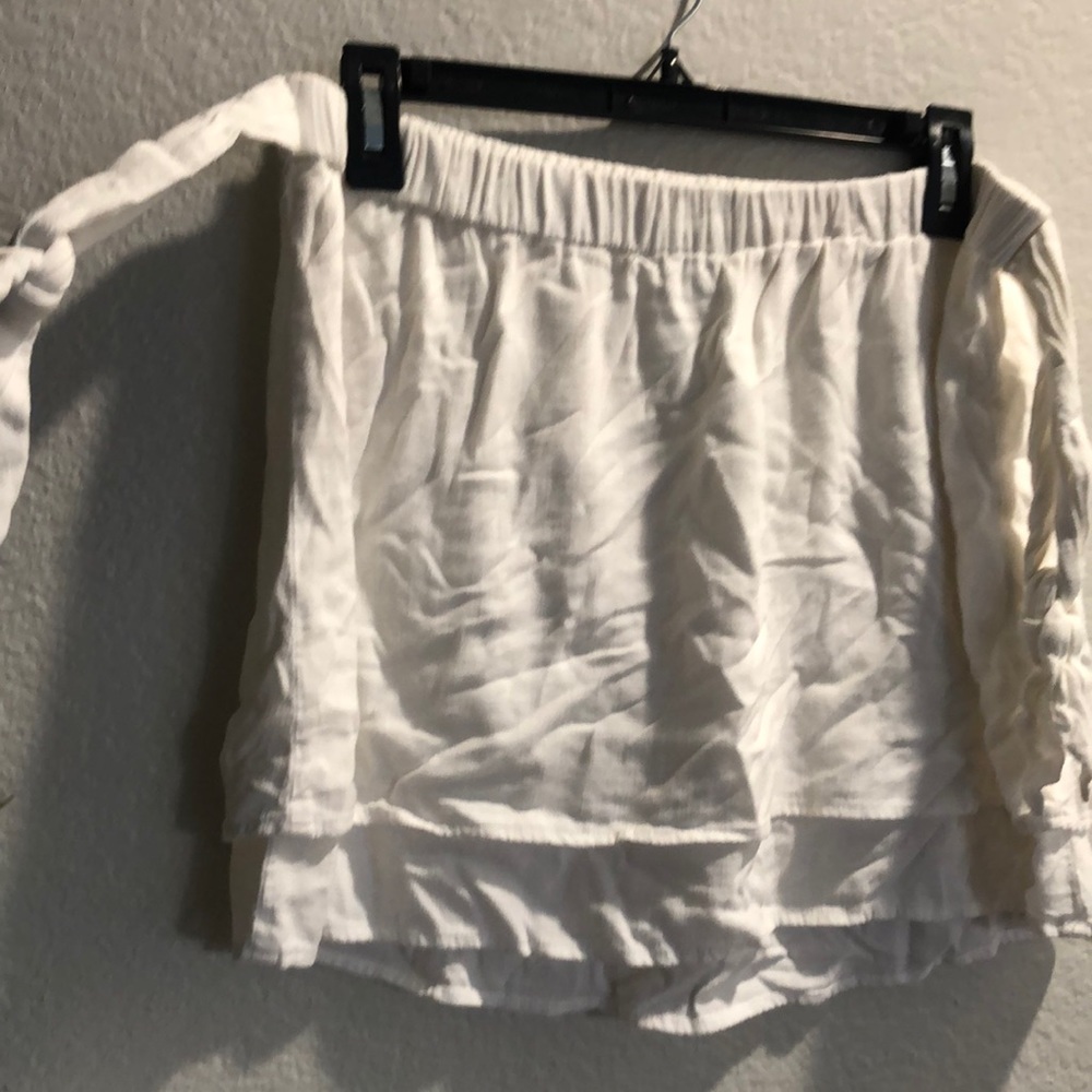 Splendid Off the shoulder top.